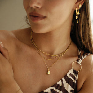 Large Twisted Sparkly Necklace
