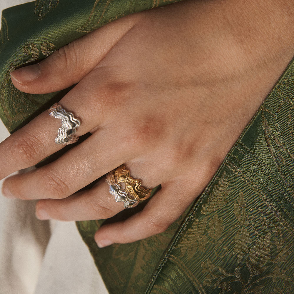Liten Blurry Layers Ring