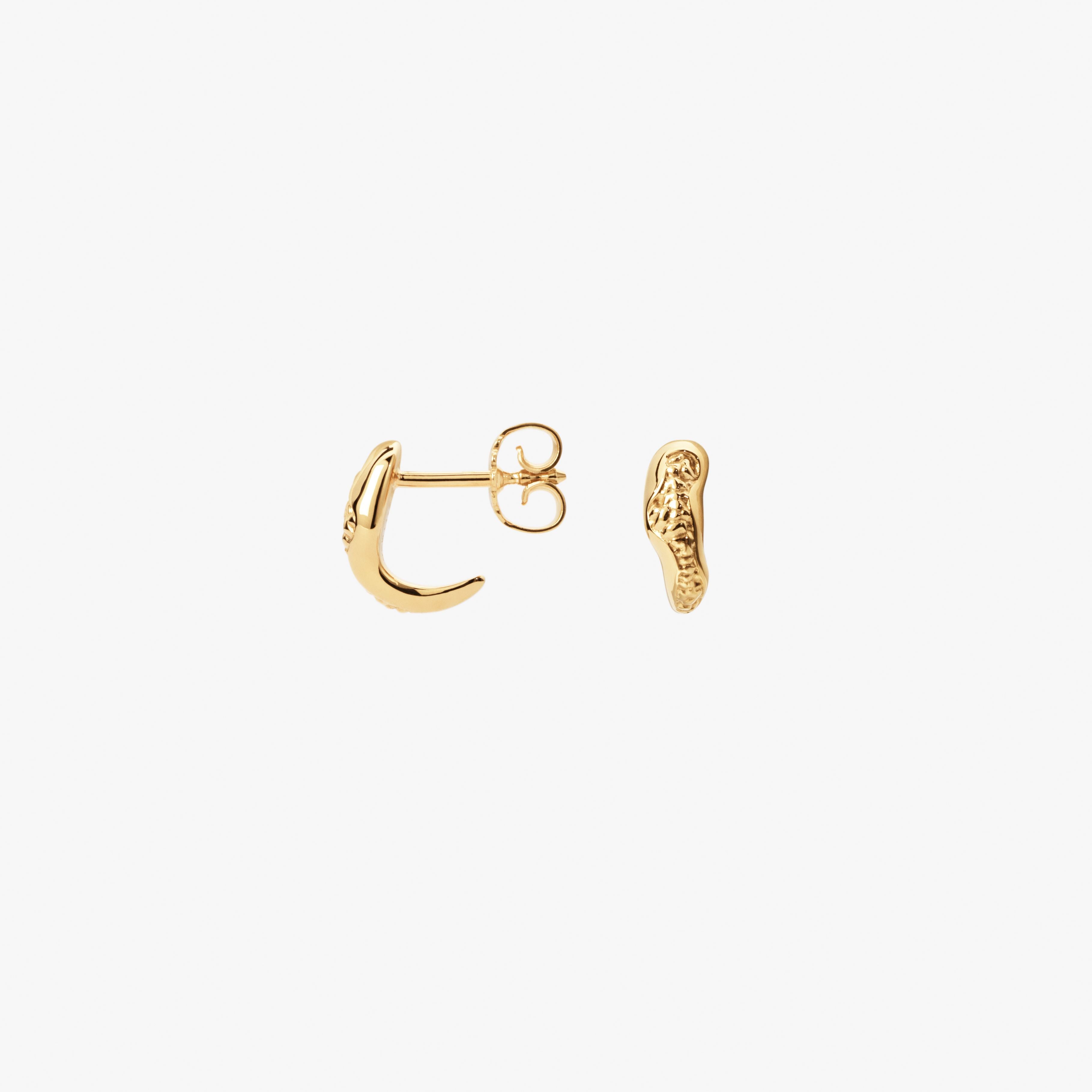 Hugged Essentia Stud Earrings